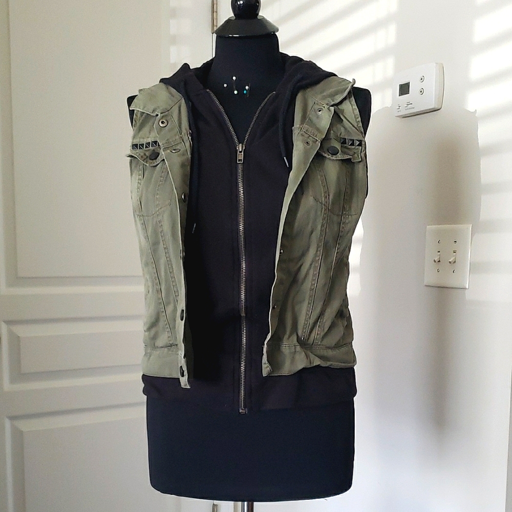 Green Sleeveless Jacket
